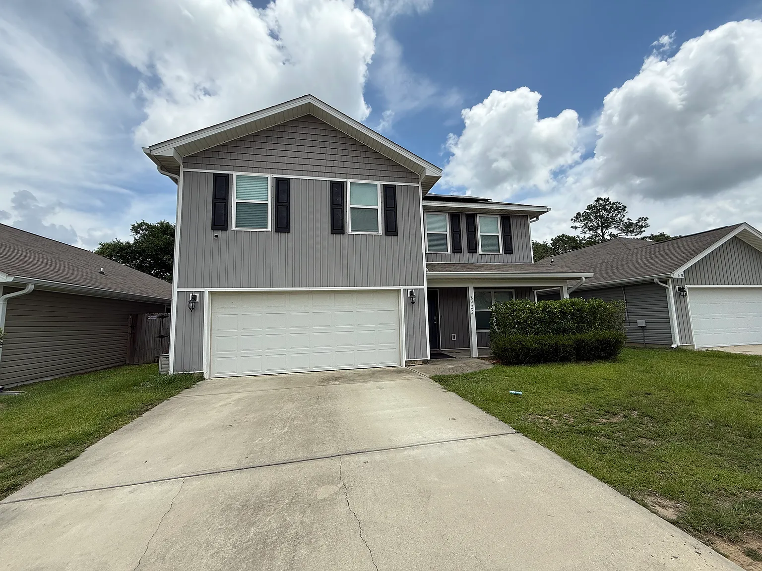 4 bed, 2416 sqft, $2,270 — Photo 1