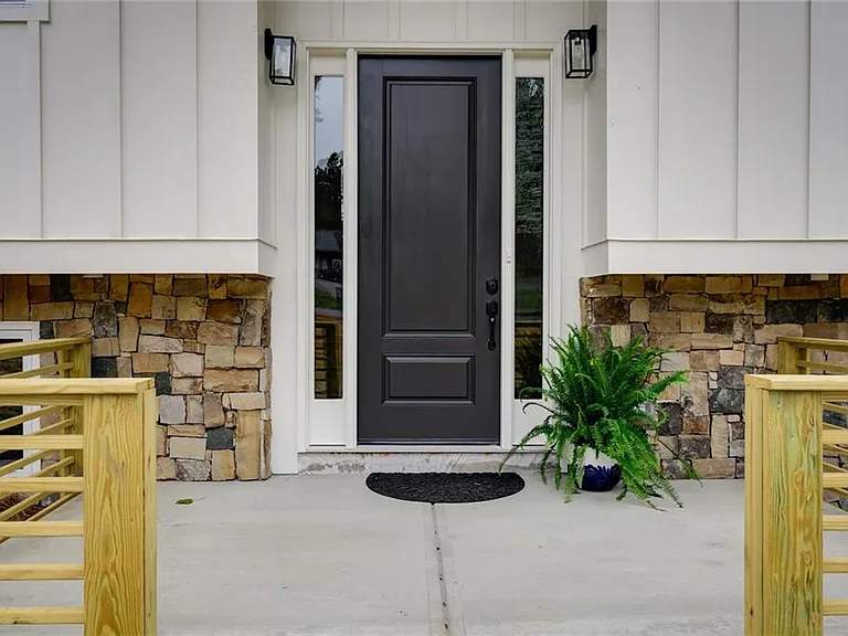 2295 Brandon Ct NE — Photo 2