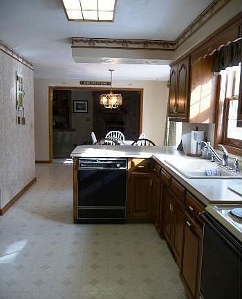 3rd image of 2106 Cumberland Dr