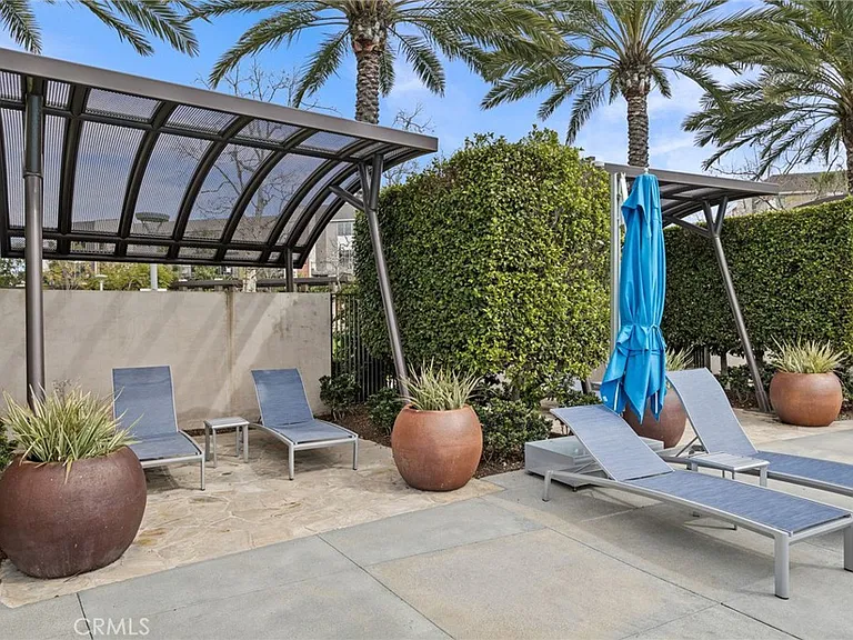 402 Rockefeller #305 — Photo 42