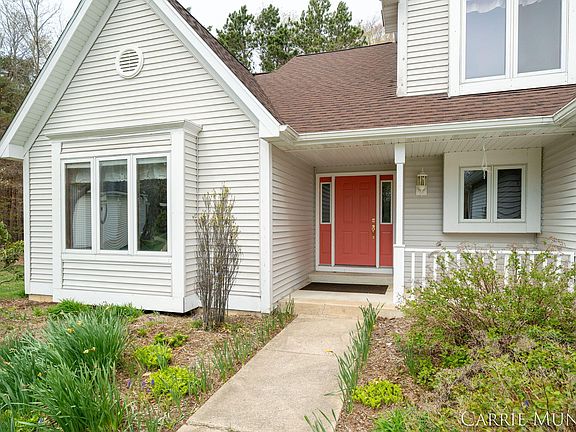 4th image of 4627 Forest Ln