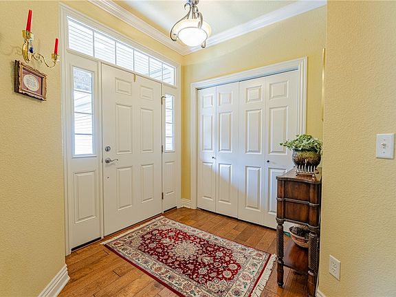 3rd image of 21 Parkridge Dr