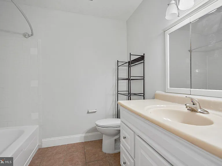 6351 Rockshire St — Photo 19