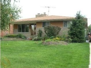 22653 Bayview Dr, Saint Clair Shores, MI