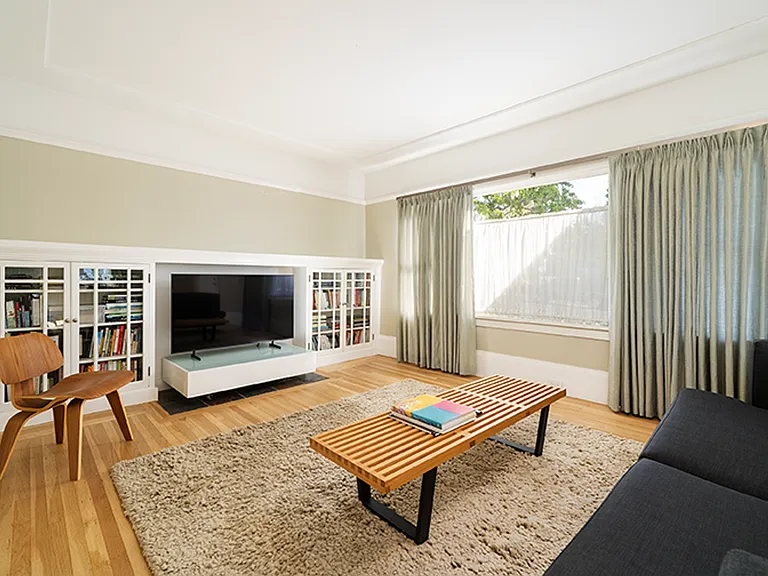 920 Ramona Ave — Photo 2
