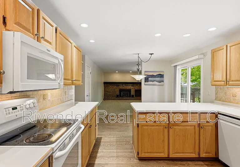8007 S Datura St — Photo 8