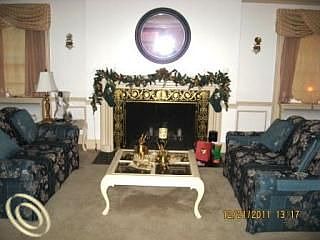 2nd image of 18074 Oak Dr