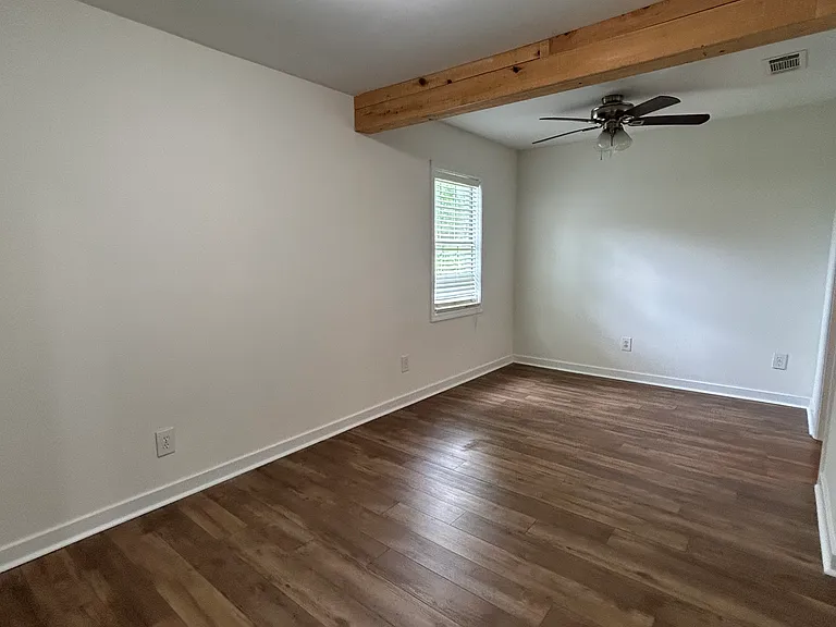 614 Boston Rd — Photo 14