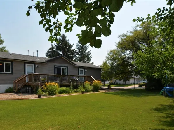 520 Assiniboia AVENUE, Southey, SK S0G 4P0
