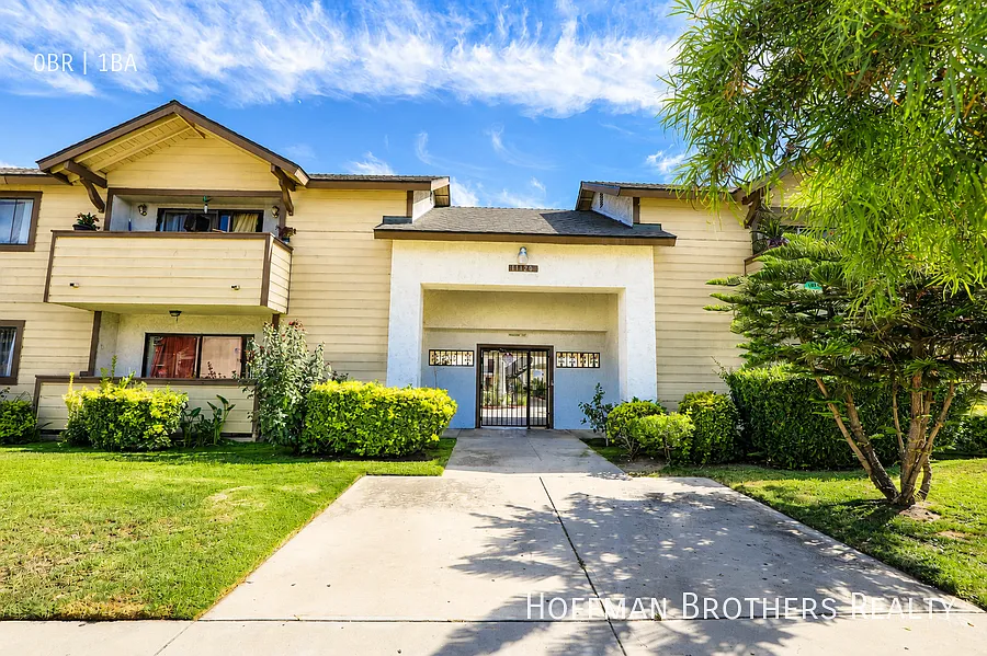 11120 Arminta St Sun Valley, CA 91352 — Photo 3