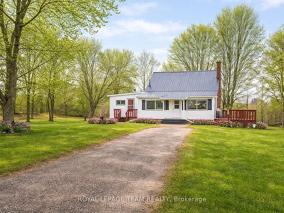 3rd image of 1448 Perrault Rd