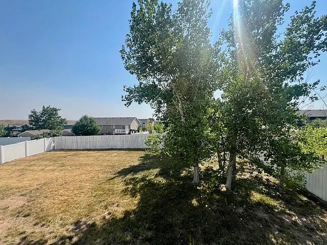 3 bed, 1688 sqft, $2,345 — Photo 4