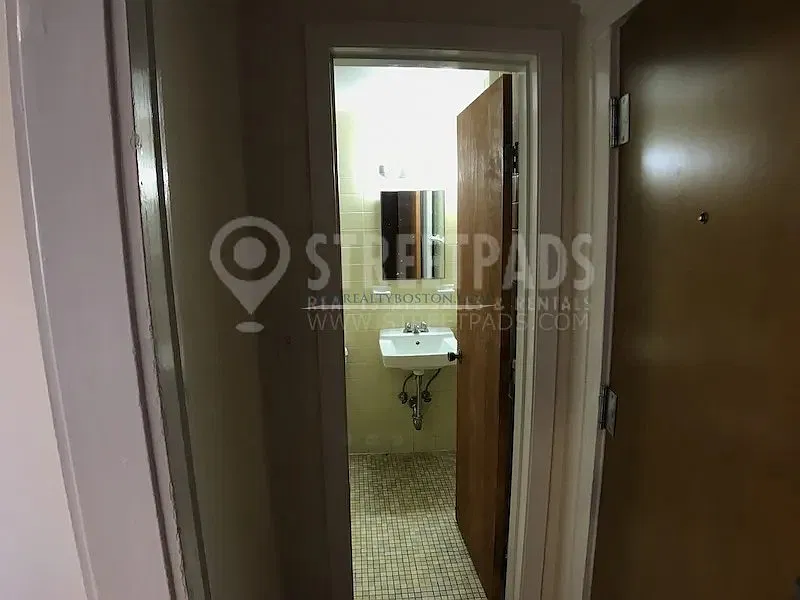 1315 Commonwealth Ave — Photo 2