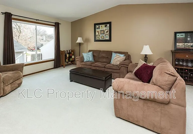 8302 Twana Dr — Photo 5