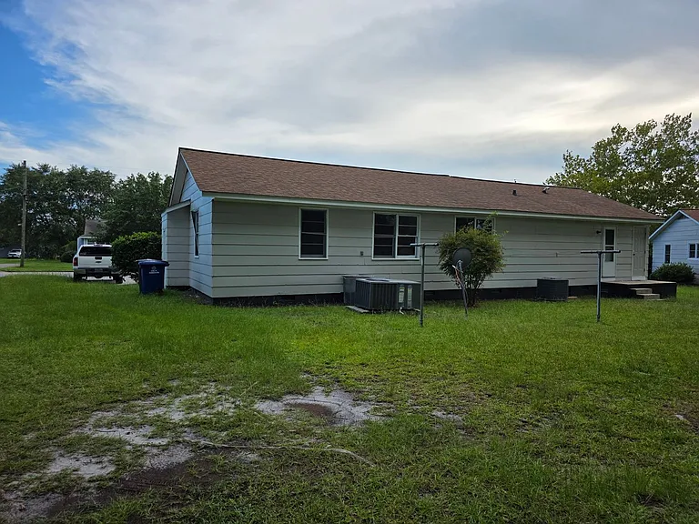 2266 Onslow Dr — Photo 17