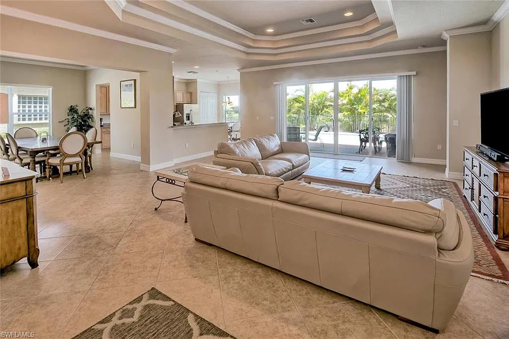 3 bed, 2.5 bath, 2289 sqft, $6,500 — Photo 4