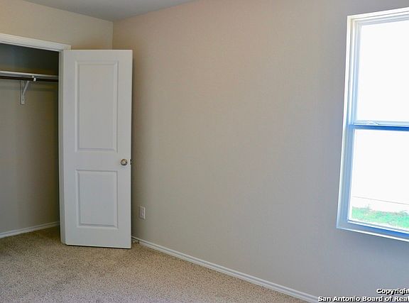 4th image of 466 Moonvine Way