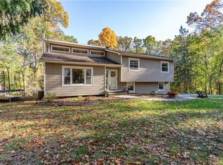 325 Oak Ridge Rd, Hopewell Junction, NY 12533