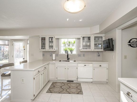 4th image of 6117 Ivy Woods Ct
