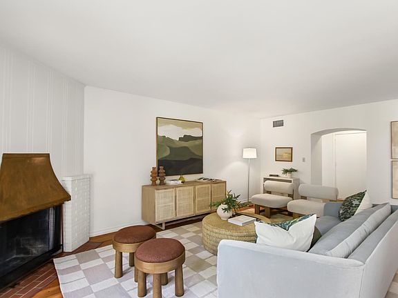 5th image of 1233 Robertson Way