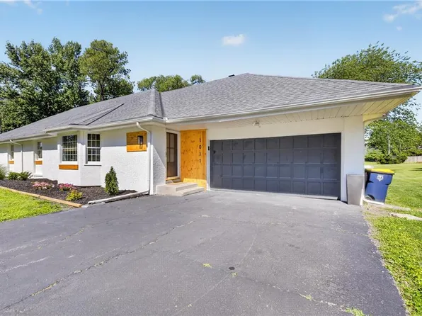 1011 Tam O Shanter Dr, Kansas City, MO 64145