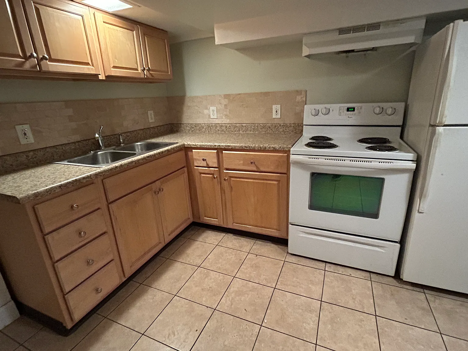 2 bed, 1000 sqft, $1,300 — Photo 3
