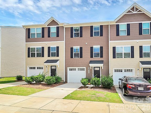 3rd image of 6320 Cutwater Cir