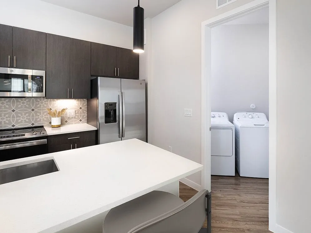 Avalon Townhome Collection Bee Cave — Photo 4