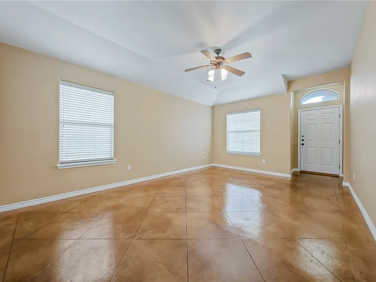 6633 Rhine Dr #B — Photo 5