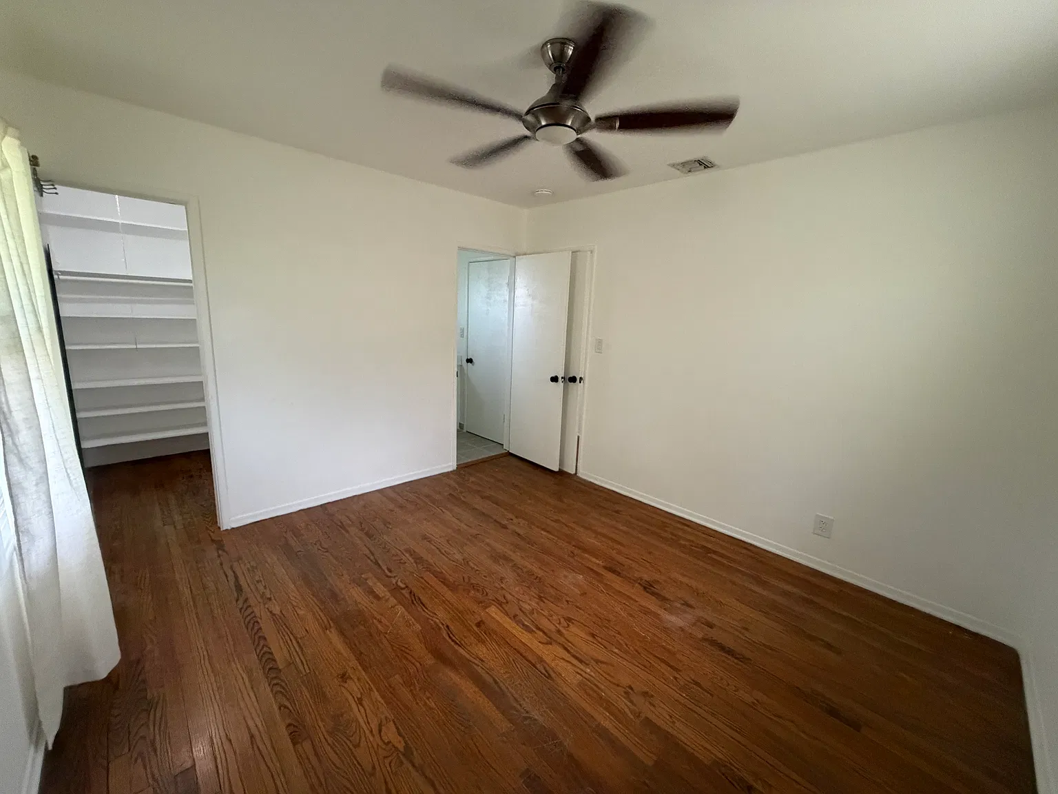 3 bed, 1262 sqft, $3,750 — Photo 4