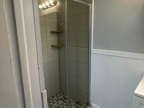 5th image of 2532 College St #2