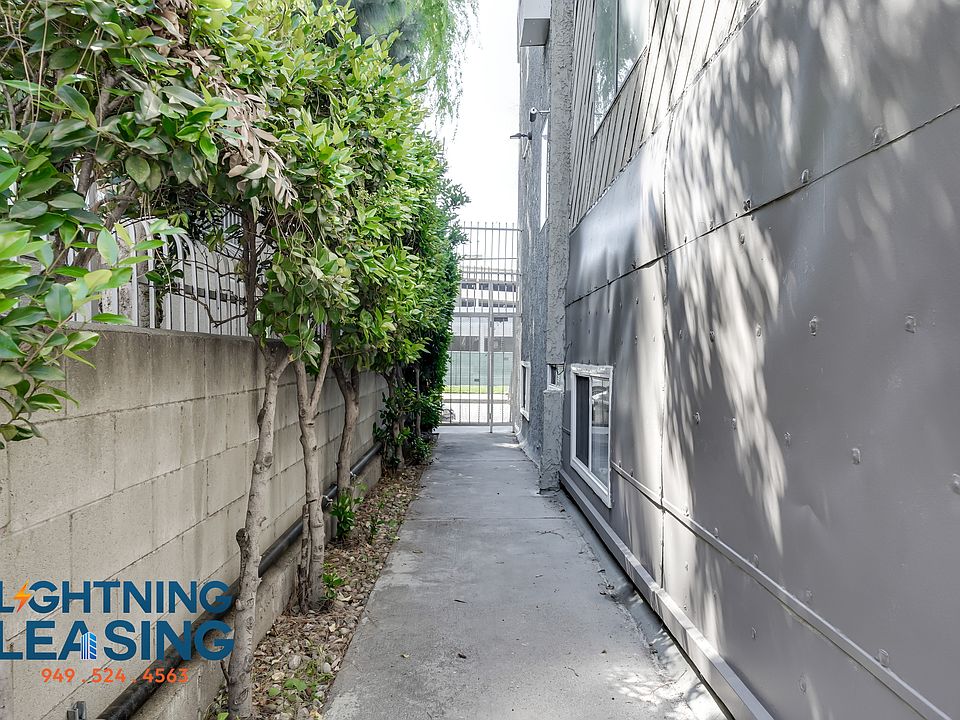 1st image of 6734 Independence Ave #102D