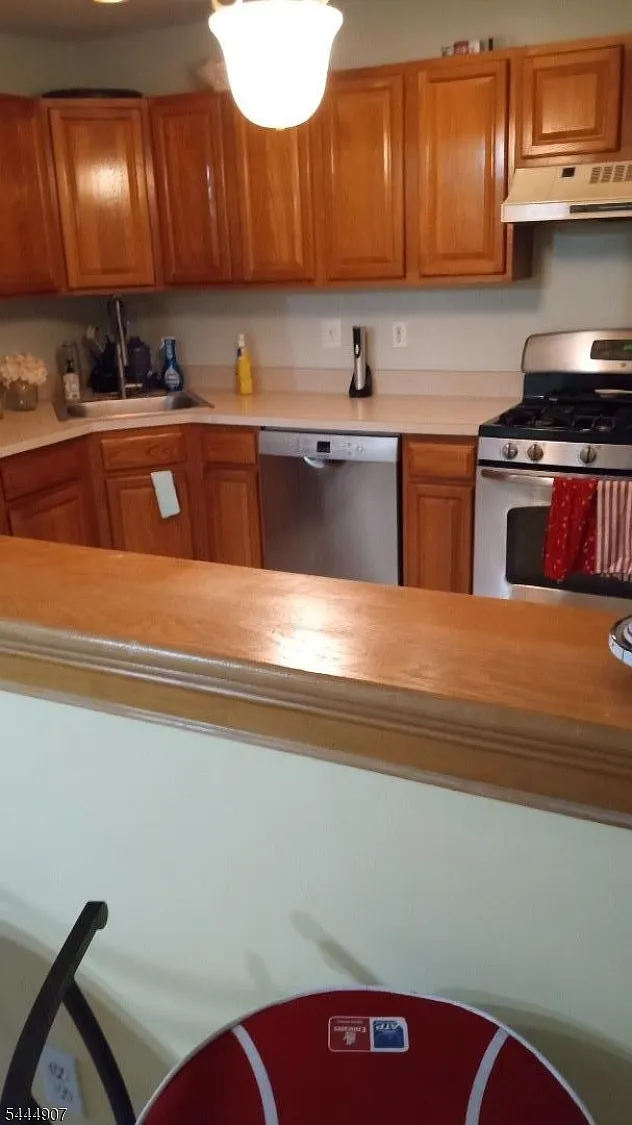 2 bed, 2.5 bath, 1352 sqft, $2,450 — Photo 4