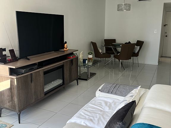 5th image of 2899 Collins Ave APT 1220