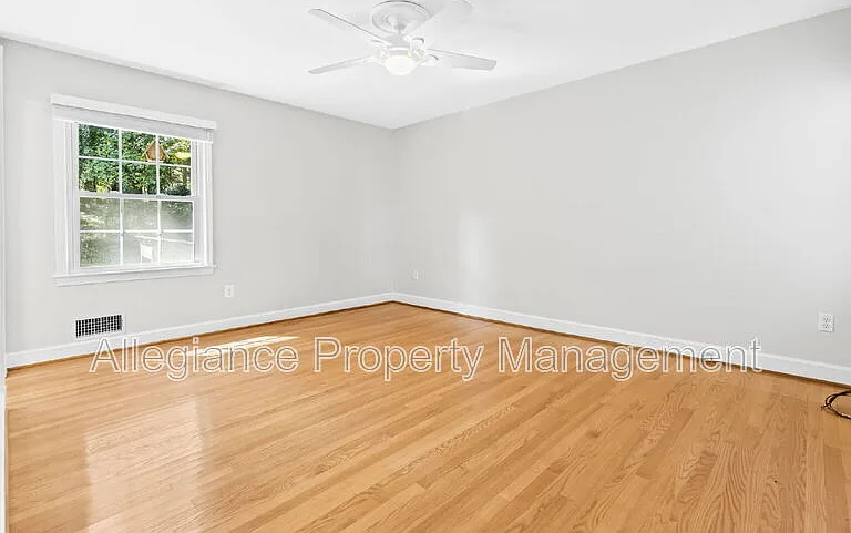 3548 N Valley St — Photo 23