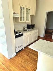 411 East 6th Street, #4A