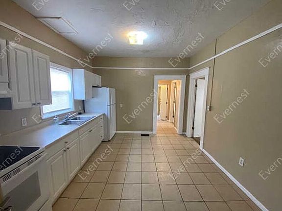 3rd image of 341 9th Ave N #341A