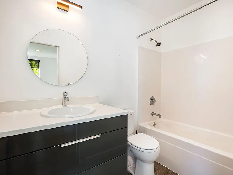 1410 S King St #8 — Photo 11