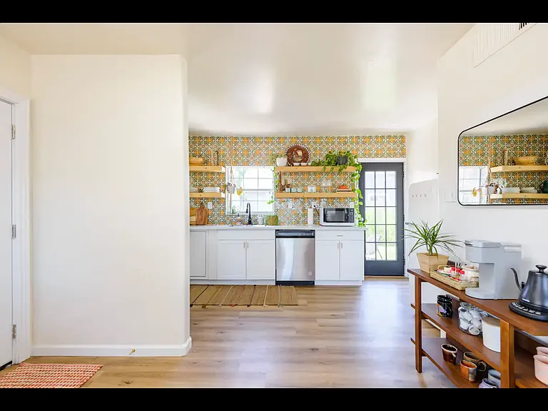 4218 N 11th St — Photo 3