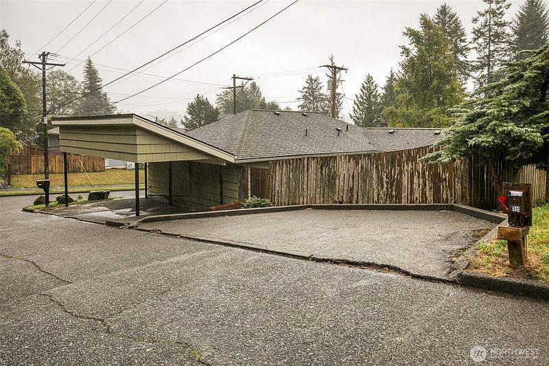 5th image of 1951 Arnold Street