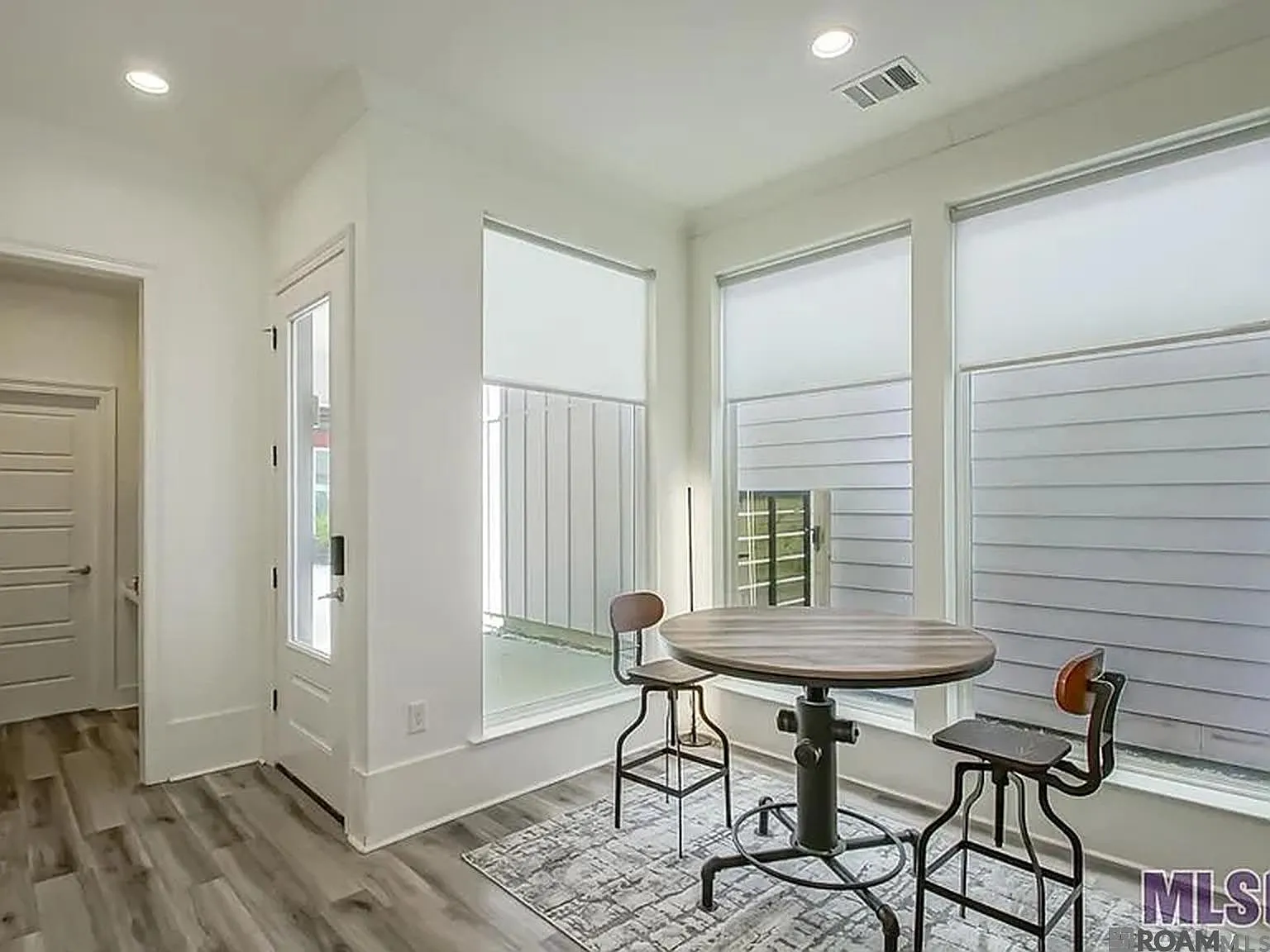3 bed, 1454 sqft, $2,100 — Photo 4