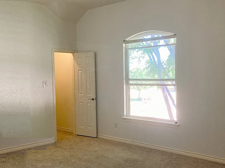 1923 Timber Ridge Dr — Photo 35