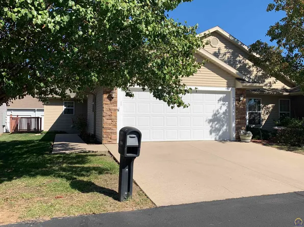 5504 SW Cantabella St, Topeka, KS 66614