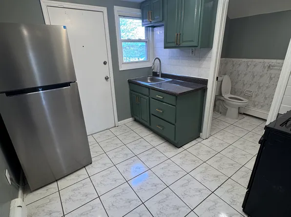 35 Coit St APT 3, Irvington, NJ 07111