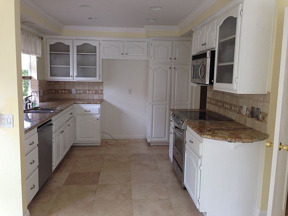2nd image of 5182 Grinnell Ln