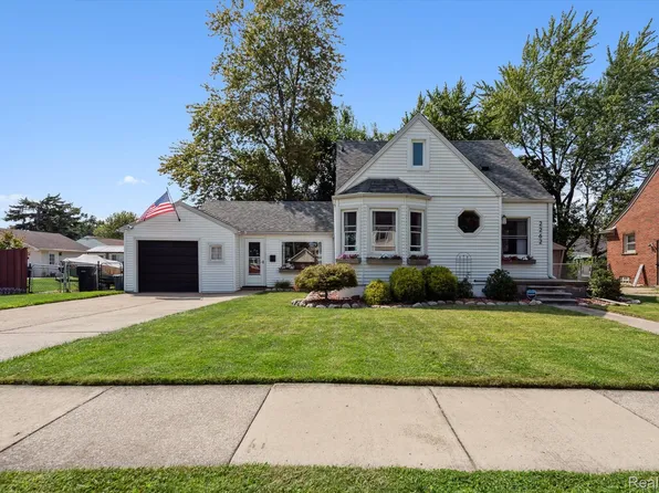 2262 18th St, Wyandotte, MI 48192