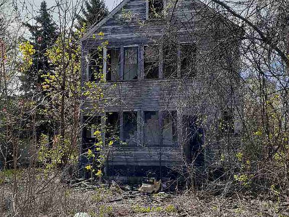7439 Maywood