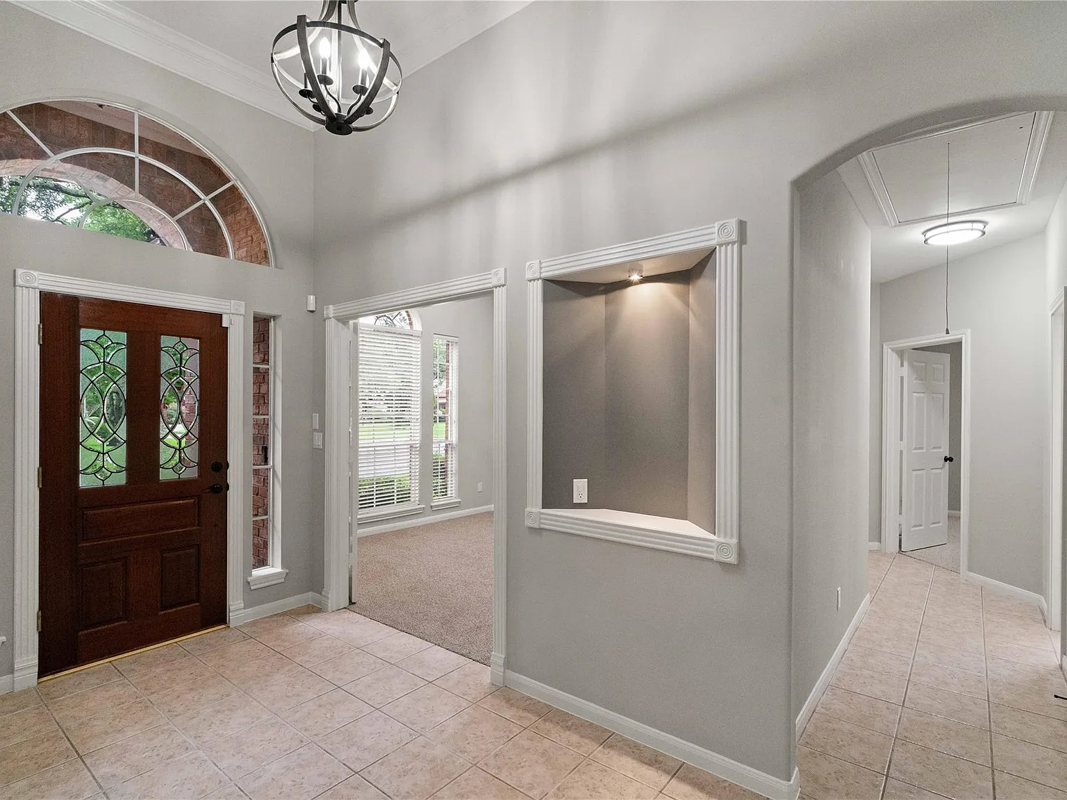 4 bed, 3.0 bath, 2805 sqft, $3,200 — Photo 3