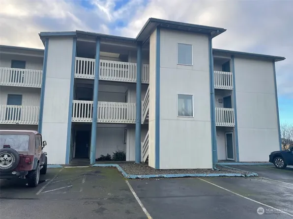 210 NW 26th Street #303, Long Beach, WA 98631