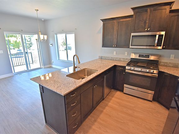 3rd image of 885 N Glen Eagles Ct